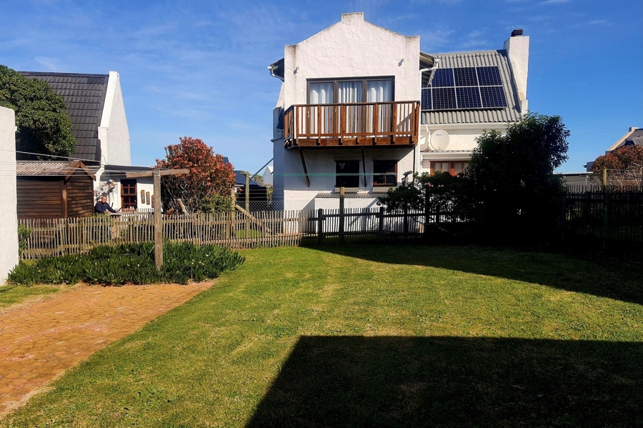 4 Bedroom Property for Sale in Boggomsbaai Western Cape